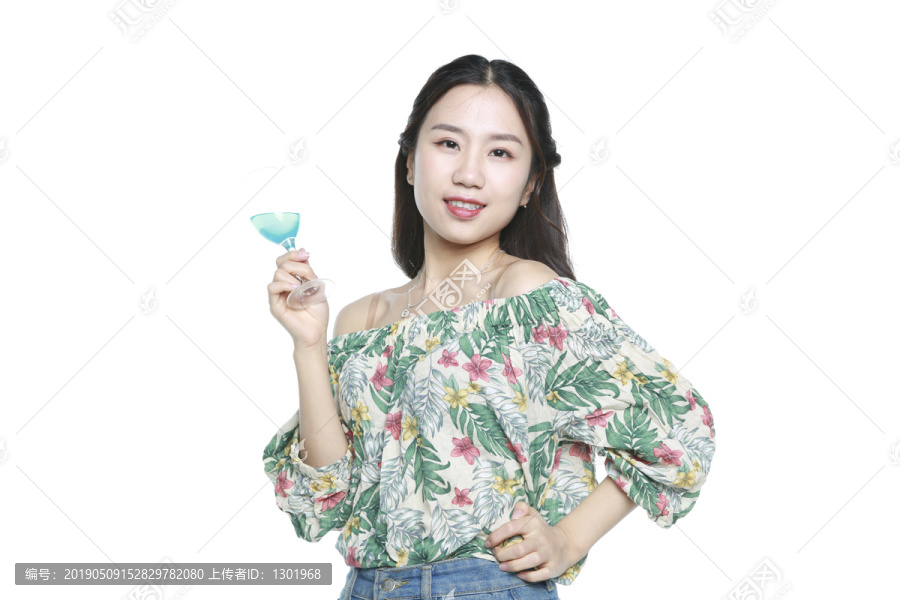 阳光夏日美女图片	