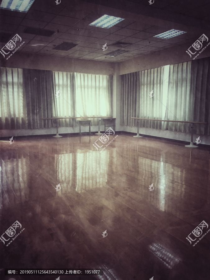 旧照片舞蹈房