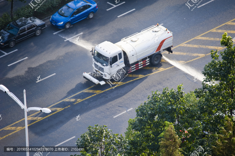 清洁洒水车