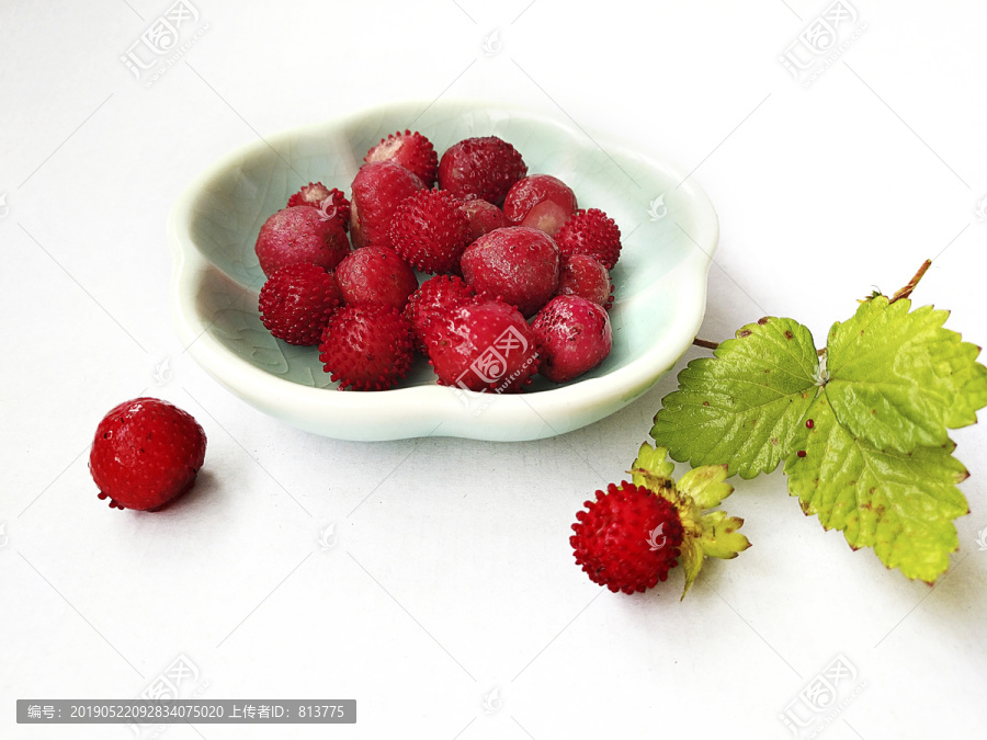 野草莓果