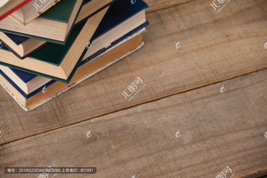 木底书堆