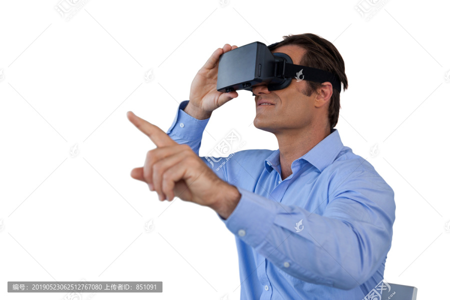 商人在使用虚拟现实模拟器