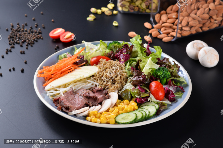 轻食牛肉蔬菜沙拉