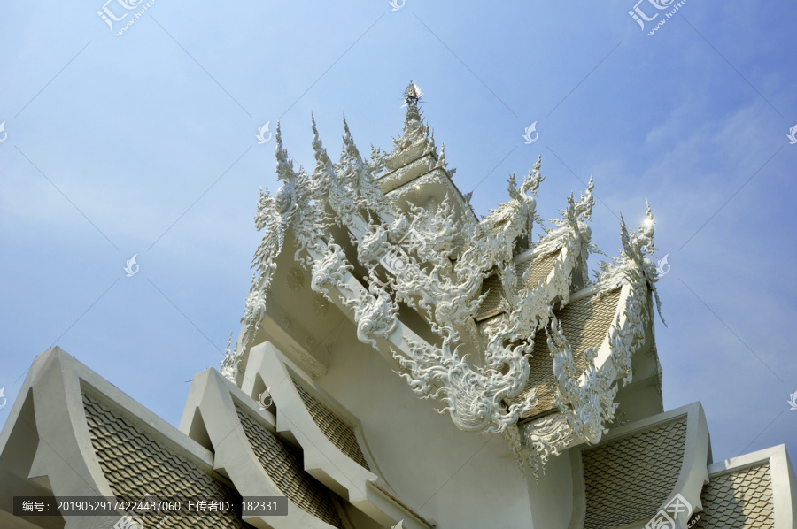 白庙寺庙建筑屋顶一角