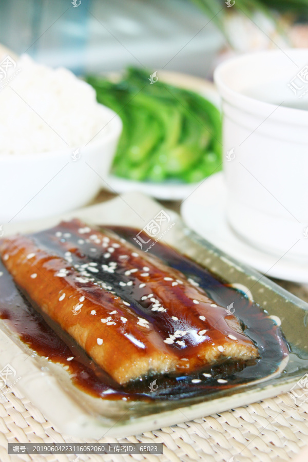 日式烧鳗鱼饭