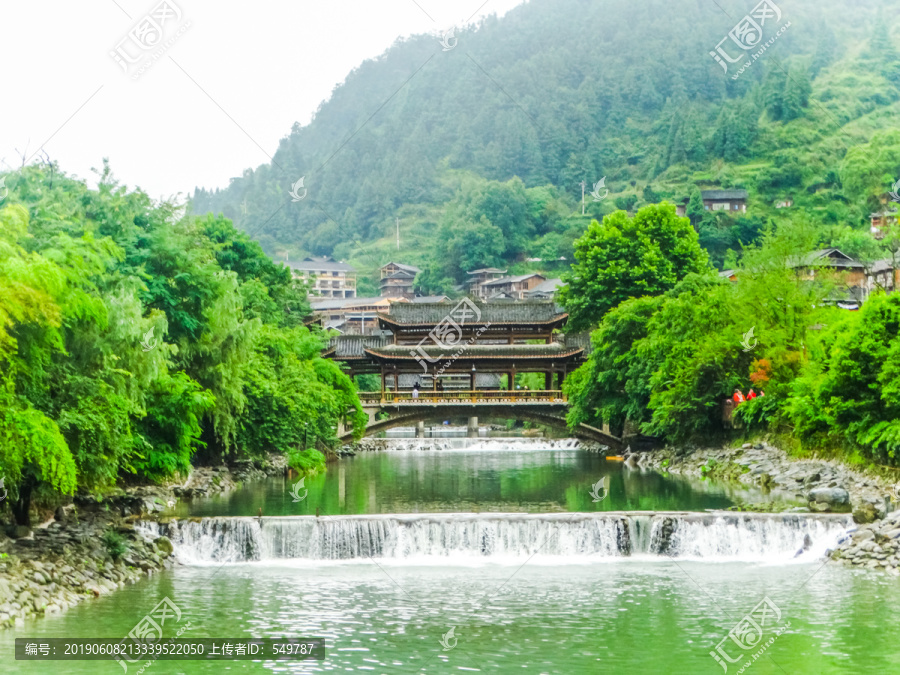 苗寨风雨桥