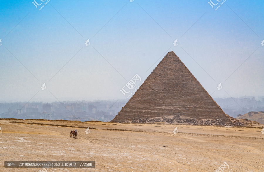 埃及金字塔古老的建筑风貌