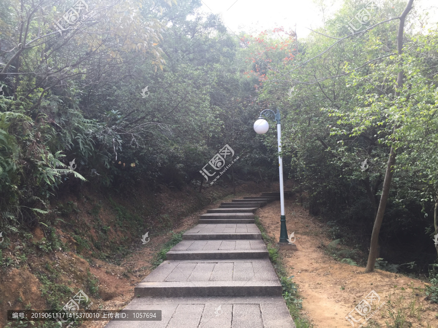 圭峰山登山石梯