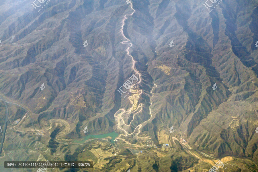 航拍山西晋中地区黄土丘陵沟壑区