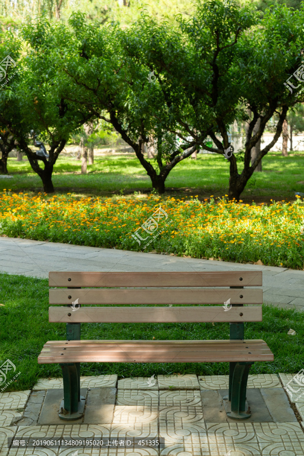 公园休息椅