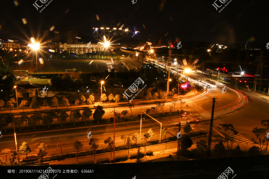 呈贡医科大学丁字路口夜景