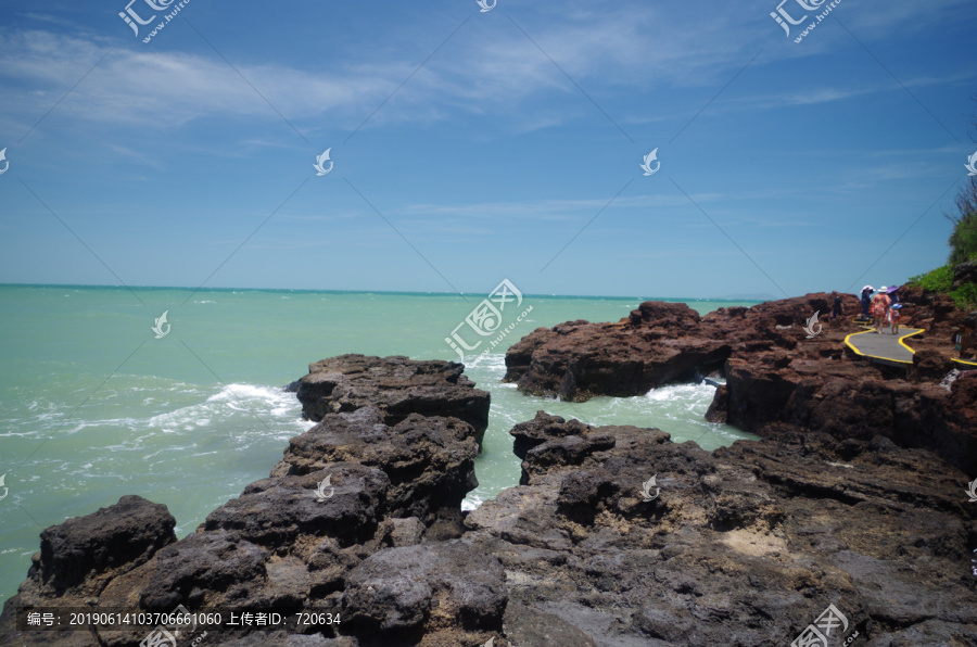 海岸边栈道