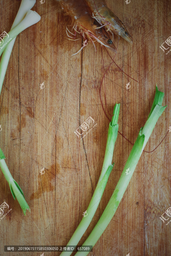 鲜虾青蒜食材