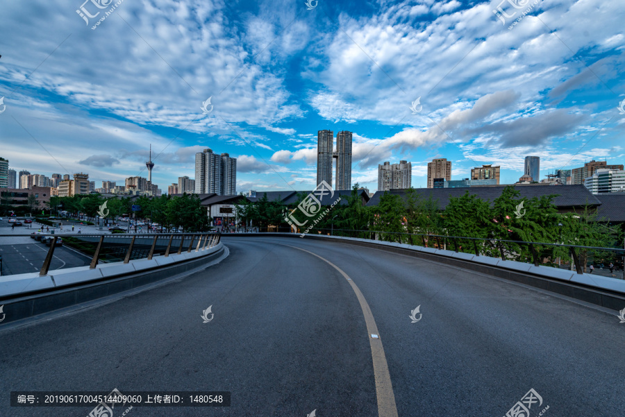 成都太古里片区建筑汽车背景