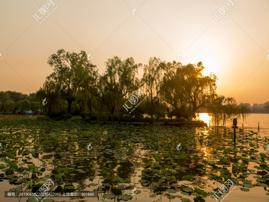 济南大明湖夕阳美景