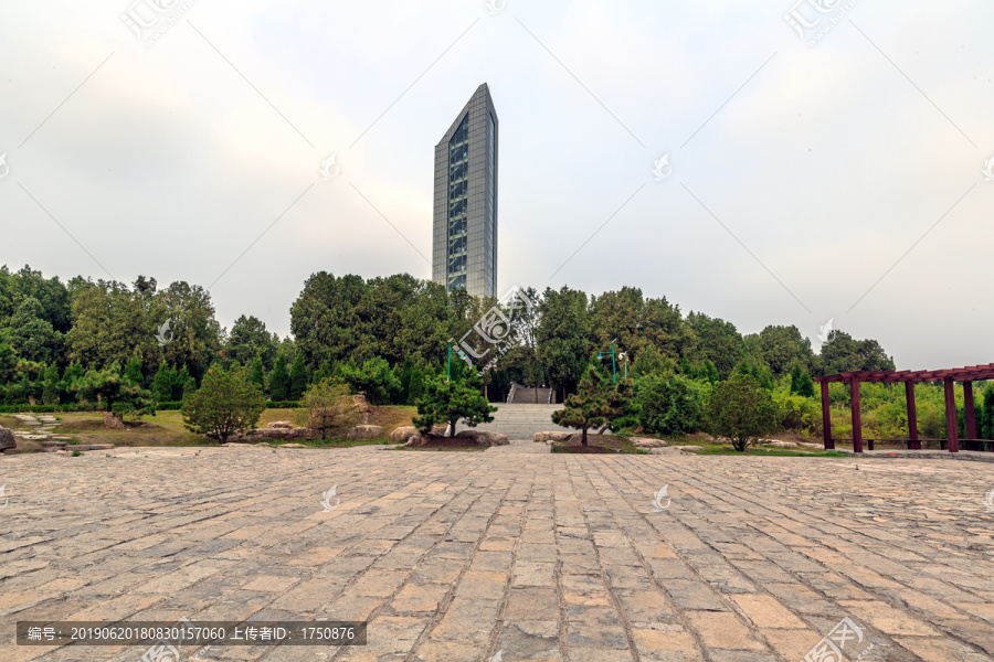 孟良崮战役纪念馆纪念碑