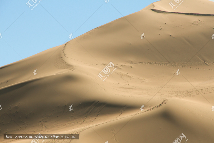 敦煌鸣沙山风景