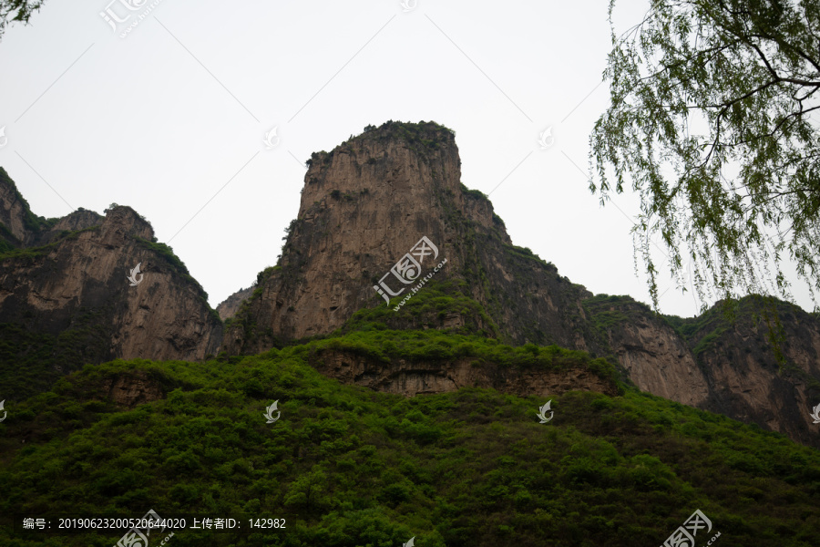 八泉峡