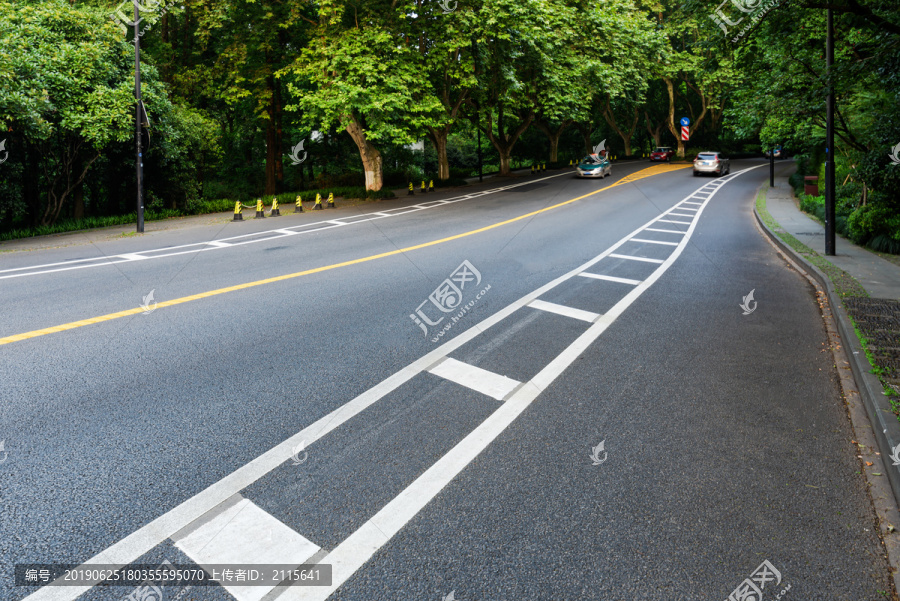 城市交通柏油路