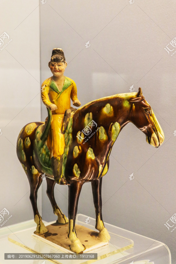 彩色釉陶骑马俑