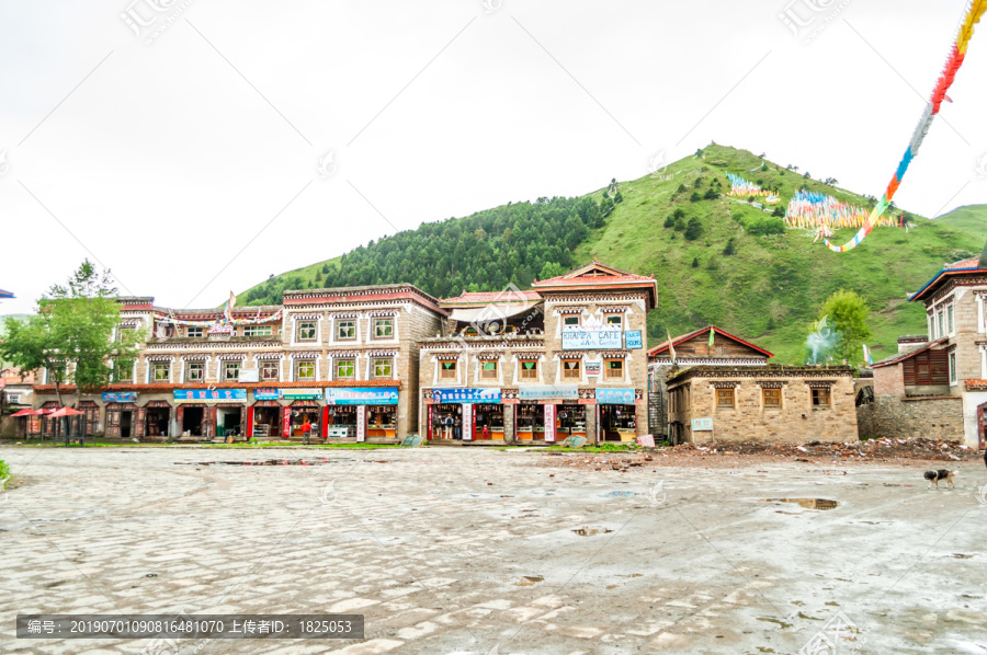 藏族传统藏式民居建筑