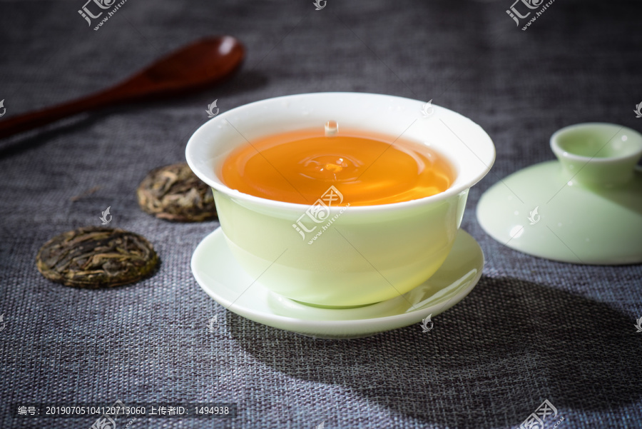 普洱小茶饼茶汤