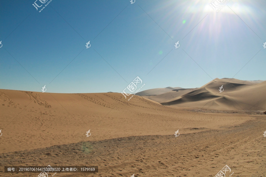 敦煌鸣沙山风景