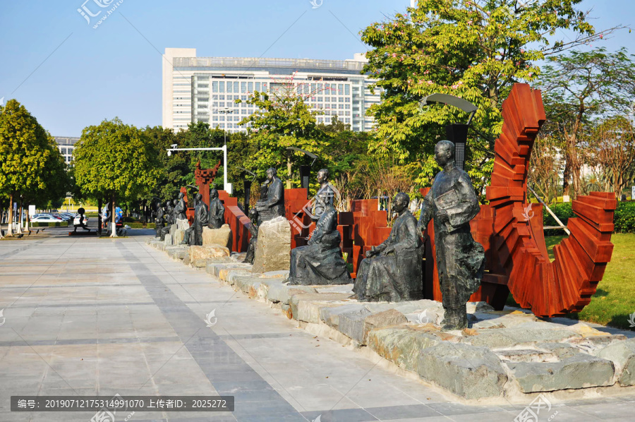 影响中国的东莞人物雕塑