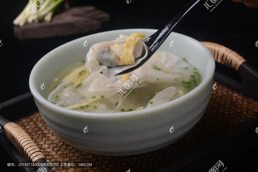 菜肉大馄饨