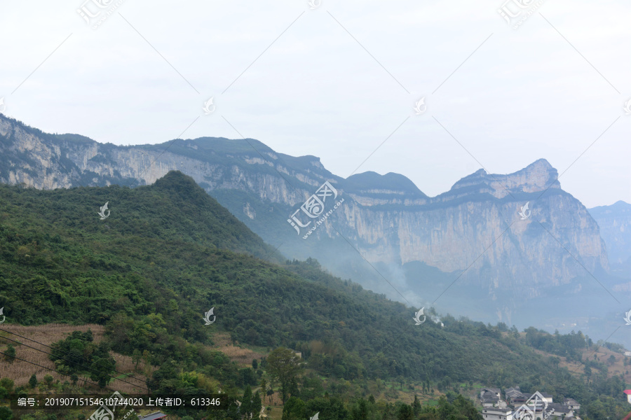 湖北省恩施大峡谷景区群山