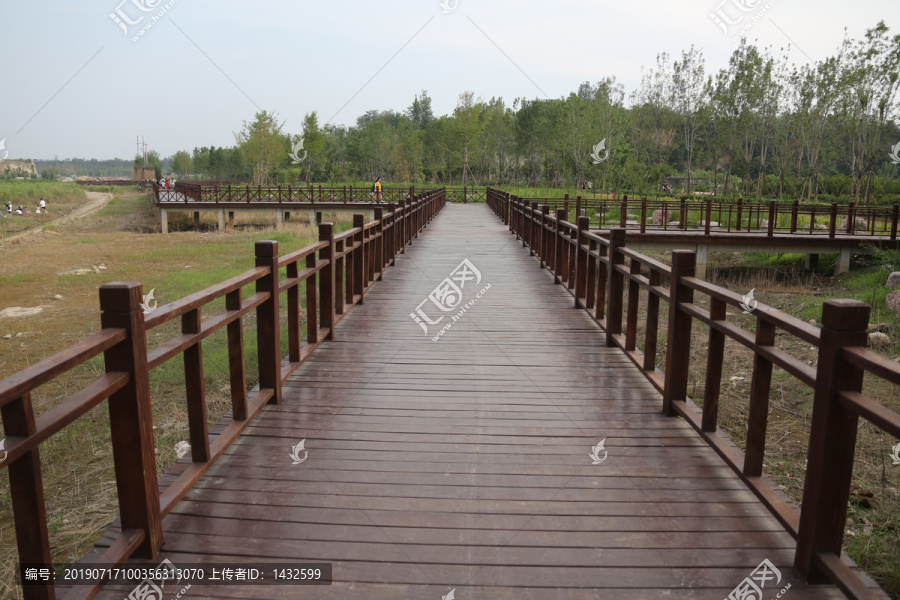 木板栈桥