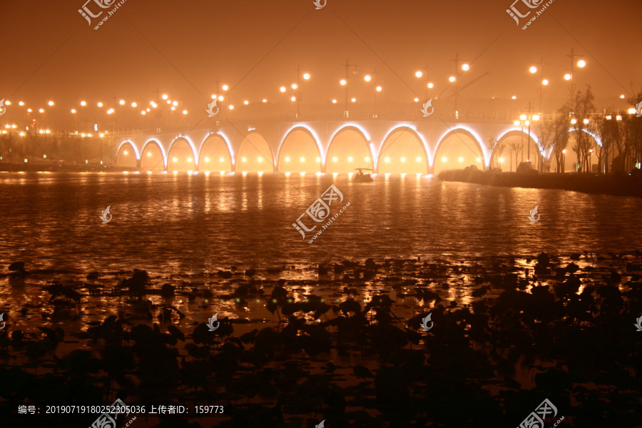 西安曲江池公园夜景