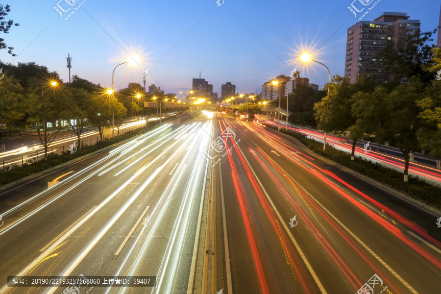 东二环车流夜景