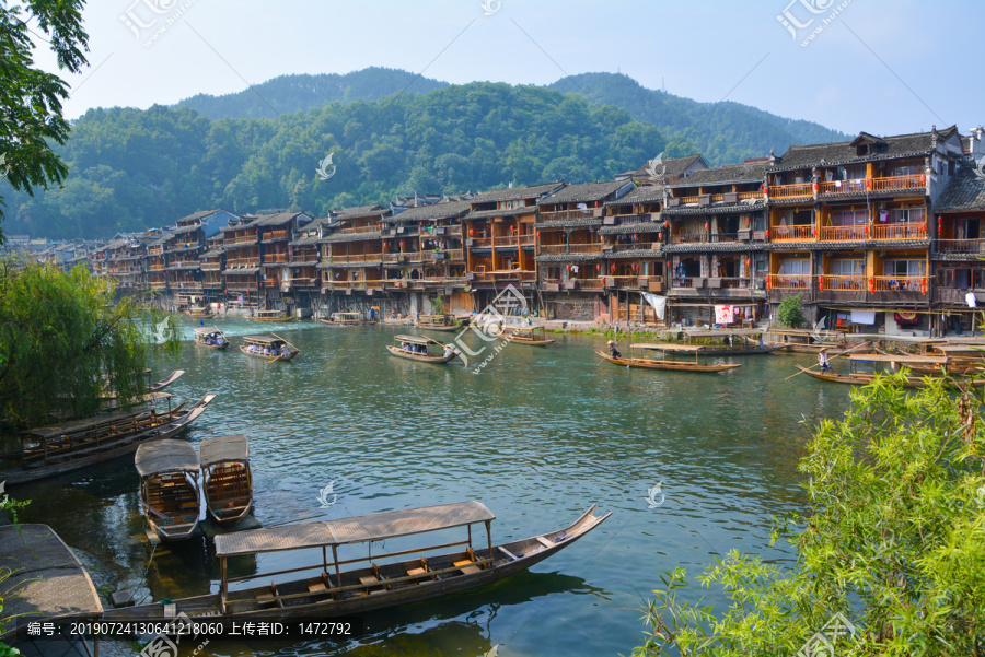 湖南湘西凤凰古城夏日风光