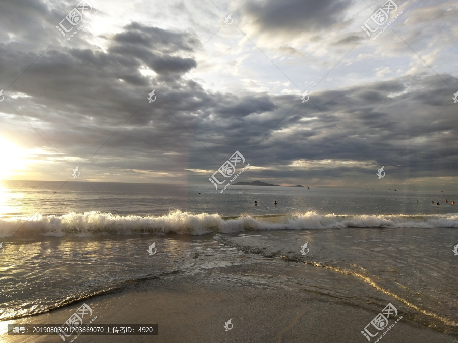 海上日出