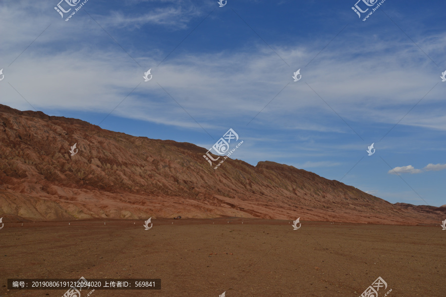 新疆吐鲁番盆地西游记火焰山