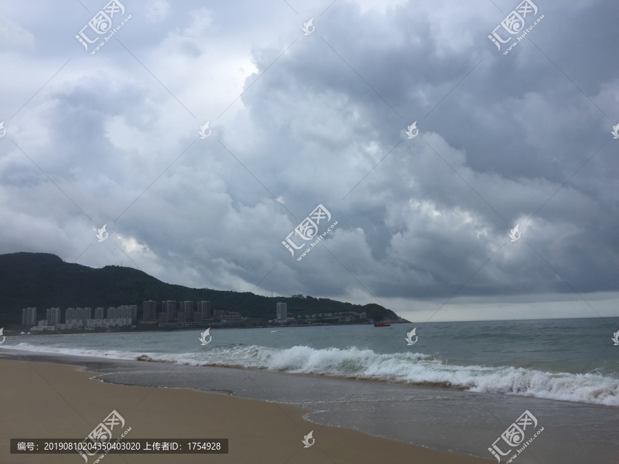 清晨大角湾海边沙滩风景