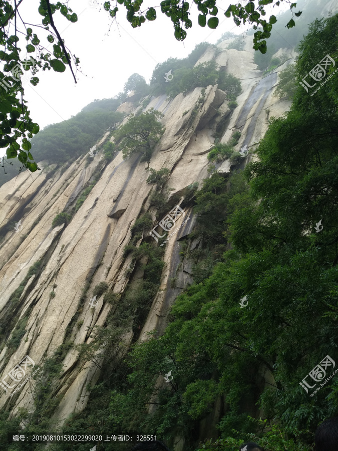 华山悬崖峭壁