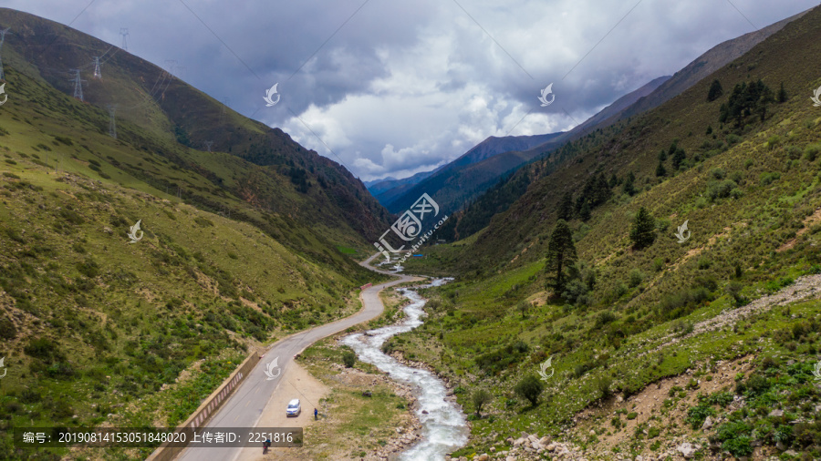 高山雪山风景