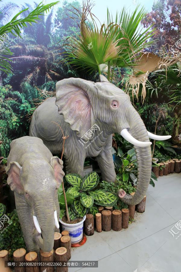 非洲大象雕像