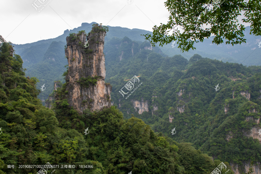 悬崖峭壁