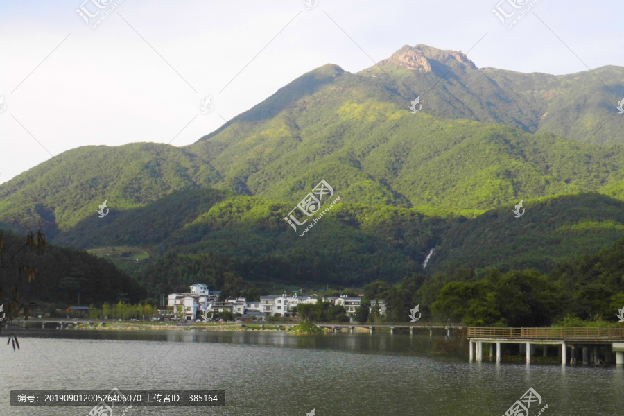 梁野山仙女湖景区