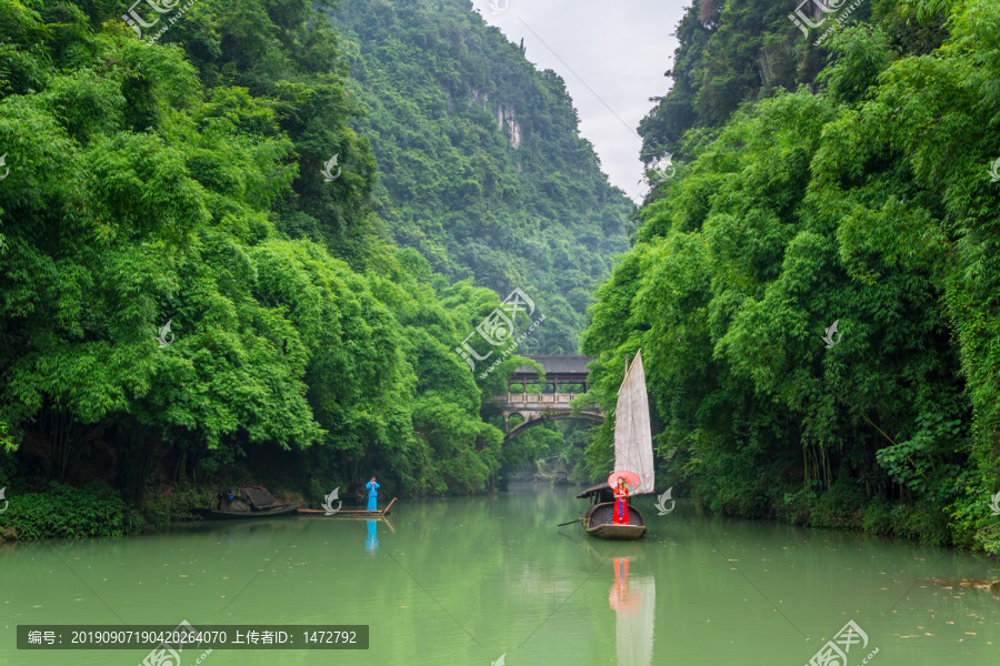 湖北宜昌三峡人家风景区夏日迷人