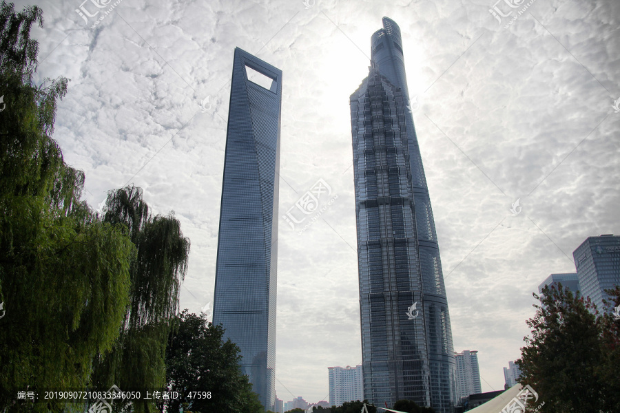 上海陆家嘴闹市区