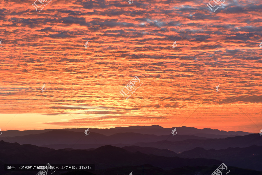 朝霞红霞晚霞彩霞