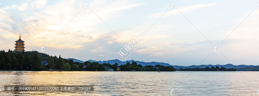 杭州雷峰塔夜景