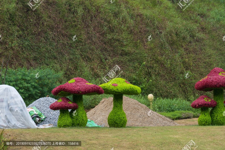 蘑菇花坛雕塑造型