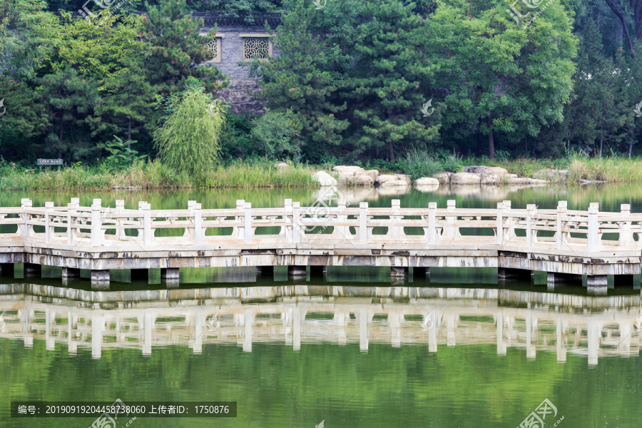 晋祠湖景