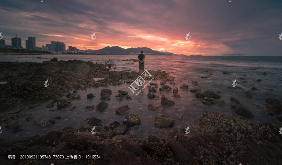 海上日出