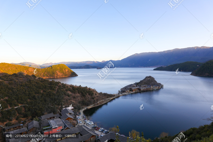 泸沽湖全景